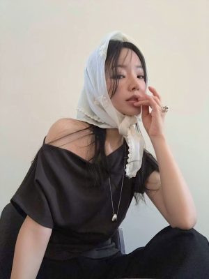 腰間縮褶斜領上衣