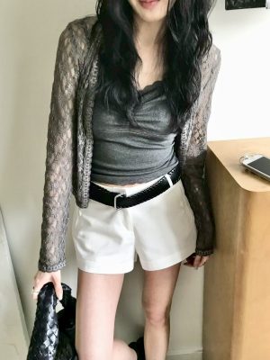 V領蕾絲勾花外罩衫